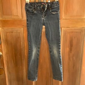 Girls 6 Slim Gapkids skinny jeans has adjustable waistband